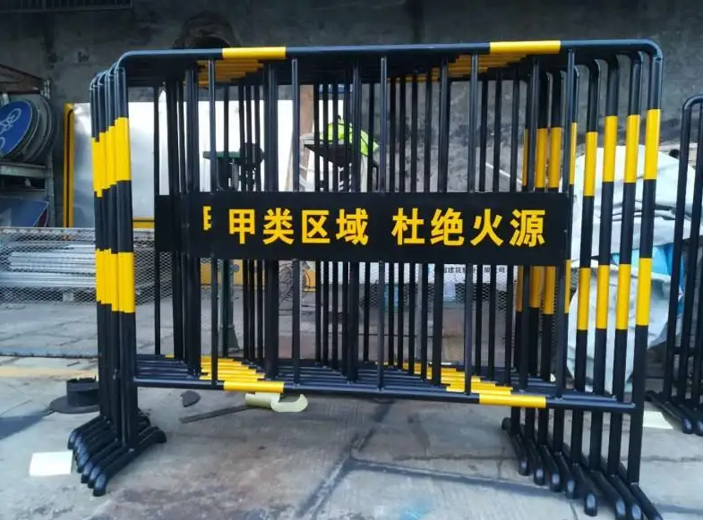 带铁板铁马护栏 带铁板铁马护栏