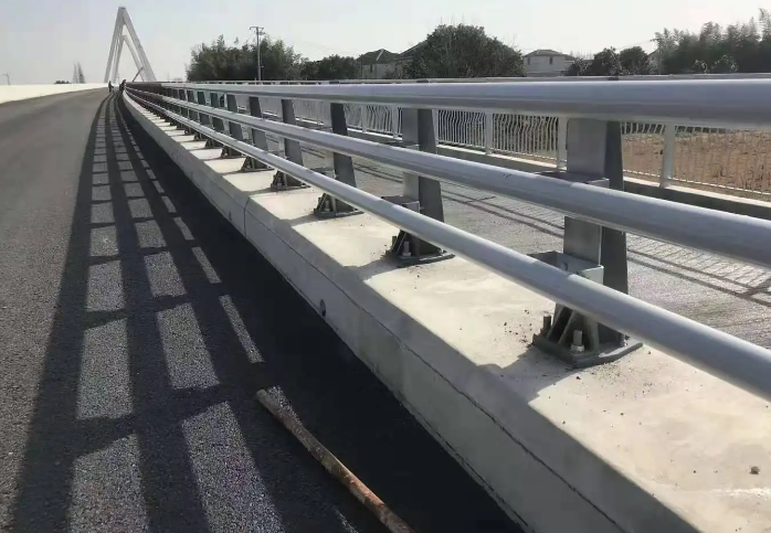 公路桥梁护栏